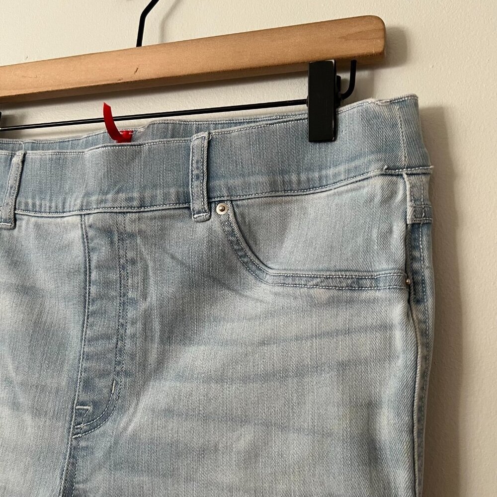 SPANX High Rise Pull-On Flare Jeans Light Wash Women's Size Large - Picture 4 of 9